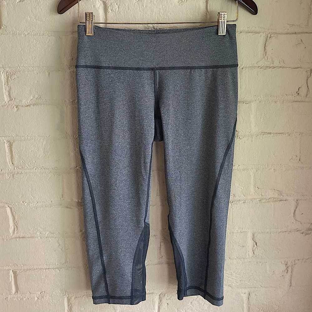 Z By Zella gray capris leggings size small with mesh detail stretch work